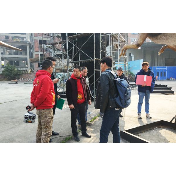 Customized Handmade Worker Carving Display Lantern In Outdoor Square