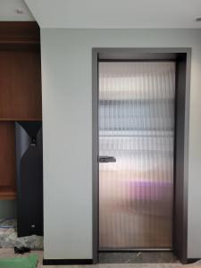  Waterproof Office Aluminum Casement Doors And Windows Powder Coated Manufactures