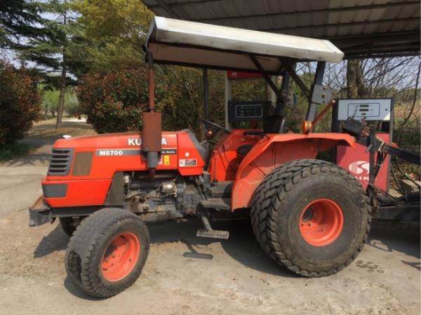 Quality 62HP Second Hand Excavators Japan Made Kubota M5700 Tractor for sale