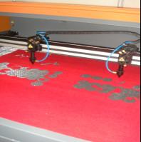  Clothing Embroidery Laser Cutting Machine Two Heads Professional Controlling Manufactures
