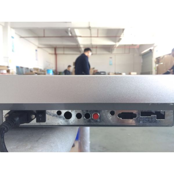 20 Points Infrared Touch Interactive Digital Signage Flat Panel 65'' Wall Mounted