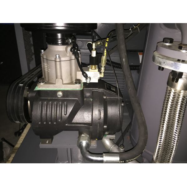 Industrial VSD Screw Compressor 15kw , Belt Driven Air Compressor 50% Energy Saving