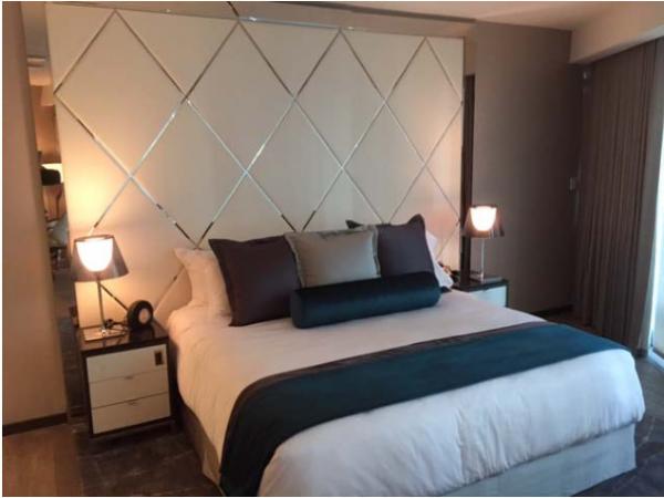 Quality Elegant 5 Star Luxury Hotel Bedroom Furniture Sets With Metal Frame for sale